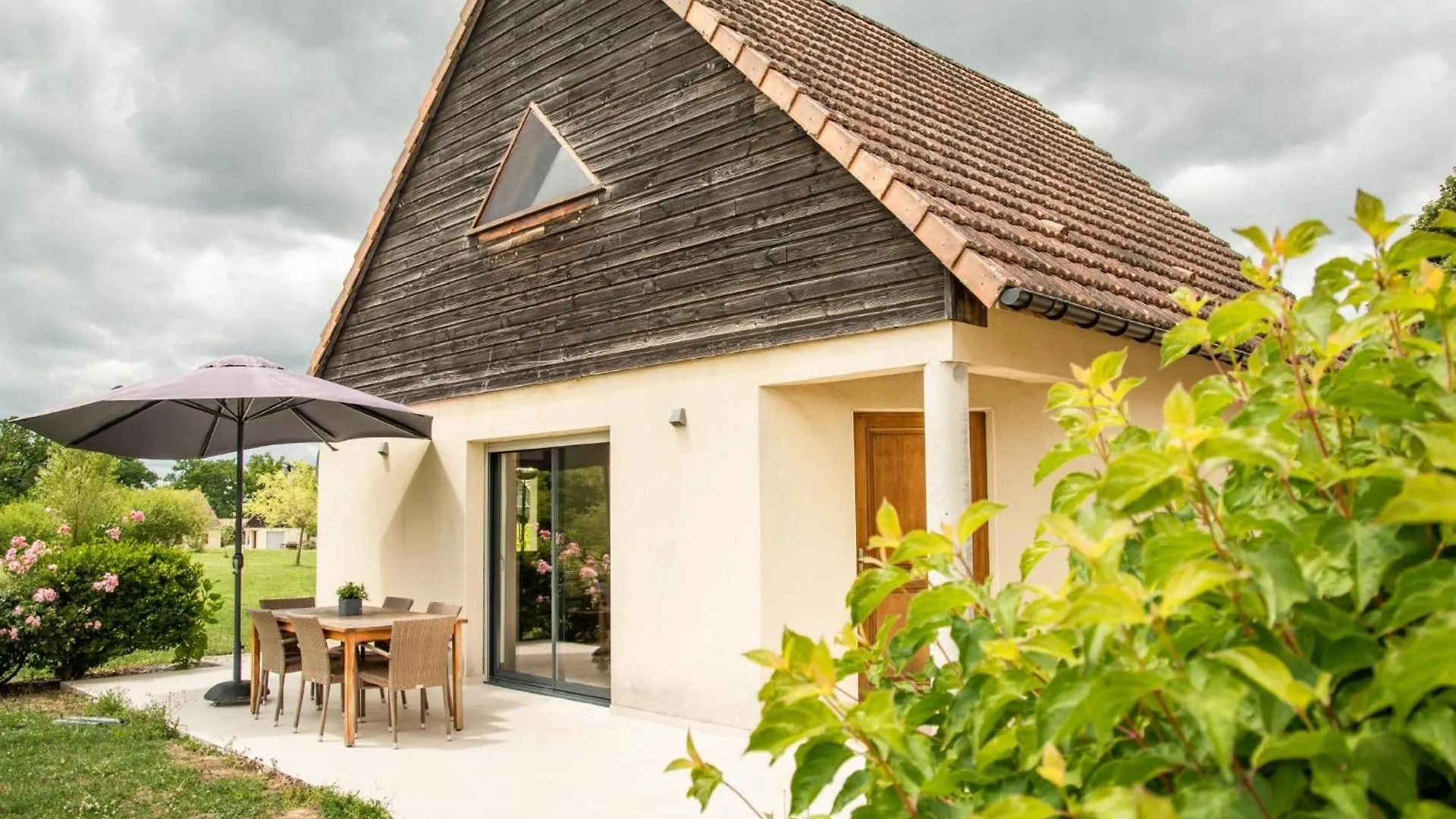 Le Lac Bleu 22 Lacapelle-Marival Holiday home
